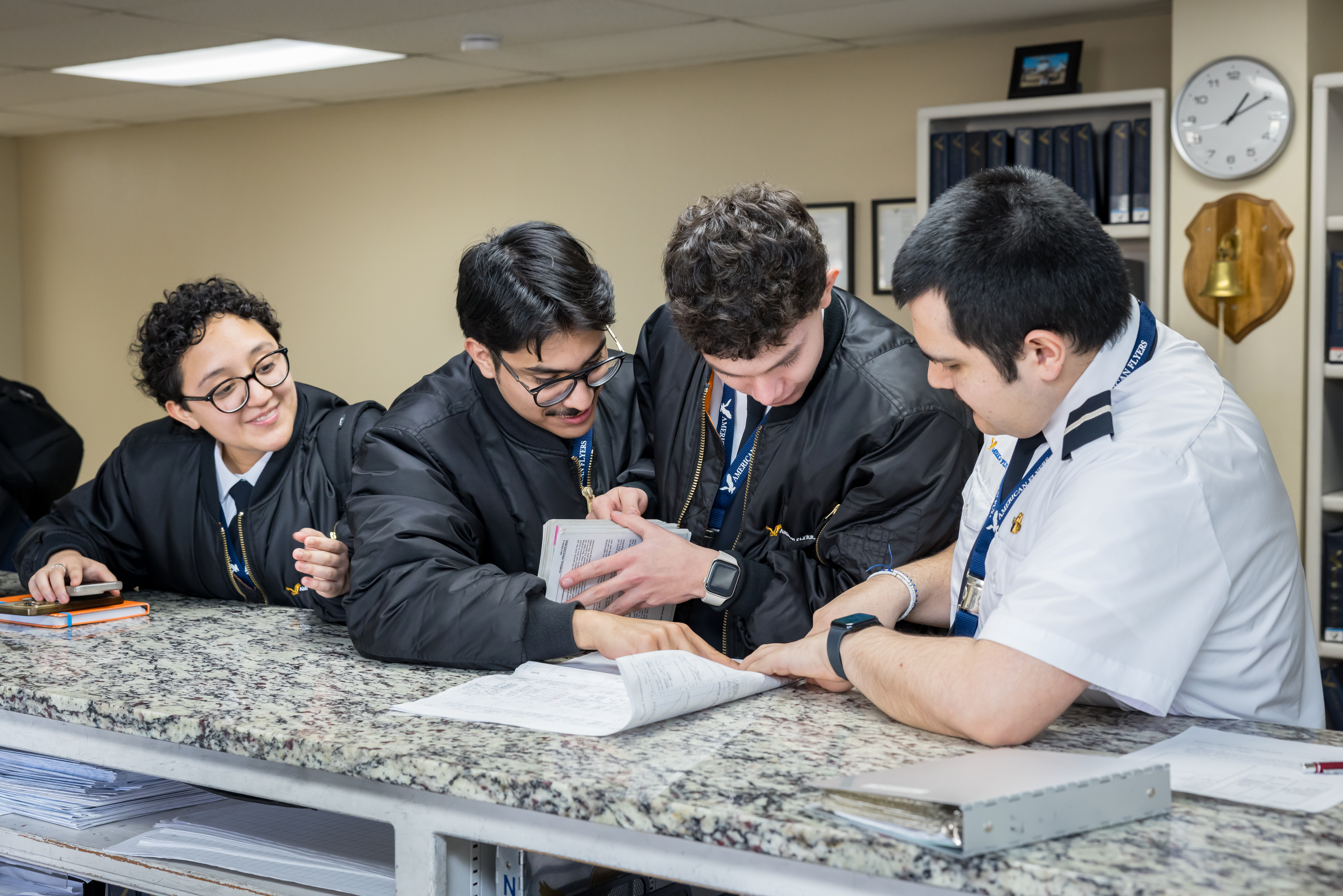 Eligiendo La Escuela De Aviación Y El Camino Profesional